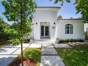 719 W 51st St, Miami Beach FL 33140
