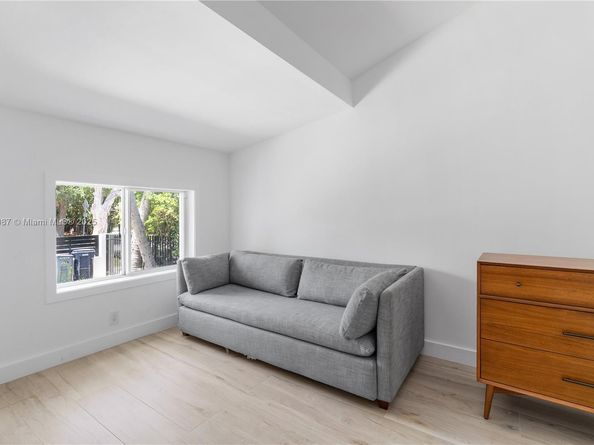 719 W 51st St, Miami Beach FL 33140