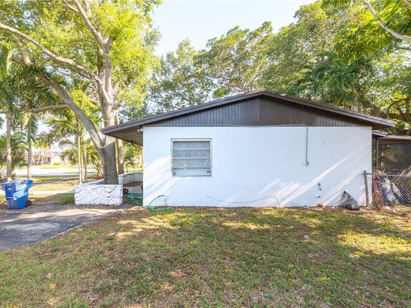 21440 N Miami Ave, Miami Gardens FL 33169