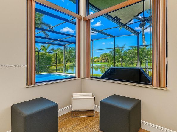 1077 Deerwood Ln, Weston FL 33326
