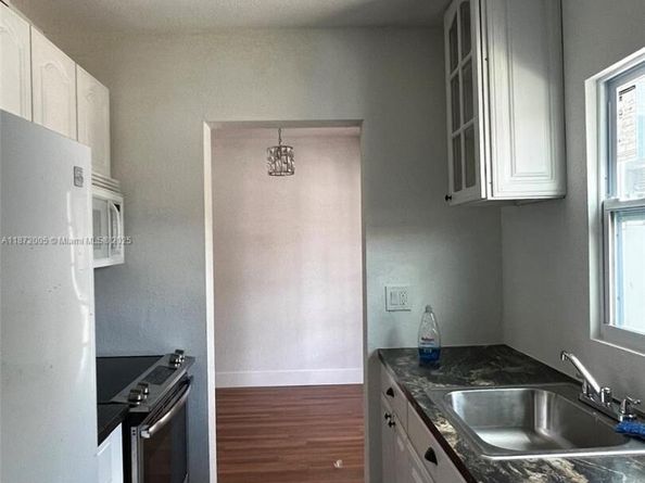 707 N J St, Lake Worth FL 33460