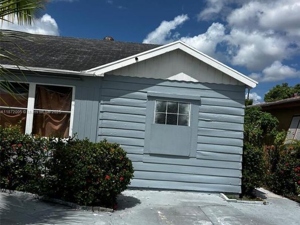 707 N J St, Lake Worth FL 33460