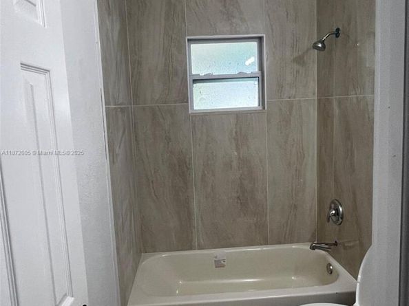 707 N J St, Lake Worth FL 33460