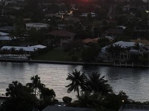 1985 S Ocean Dr 12J, Hallandale Beach FL 33009