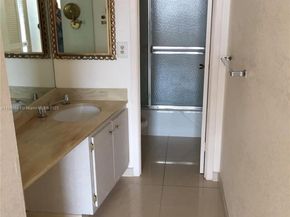 1985 S Ocean Dr 12J, Hallandale Beach FL 33009