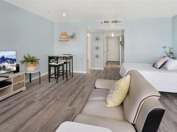 100 Lincoln Rd 607, Miami Beach FL 33139