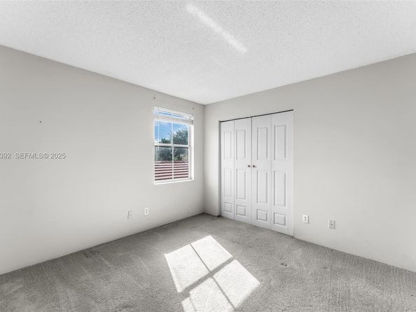 2110 NW 190th Ave, Pembroke Pines FL 33029