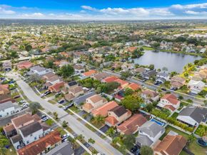 2110 NW 190th Ave, Pembroke Pines FL 33029