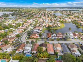 2110 NW 190th Ave, Pembroke Pines FL 33029