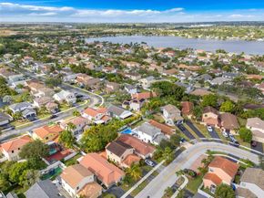 2110 NW 190th Ave, Pembroke Pines FL 33029