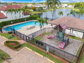 2110 NW 190th Ave, Pembroke Pines FL 33029