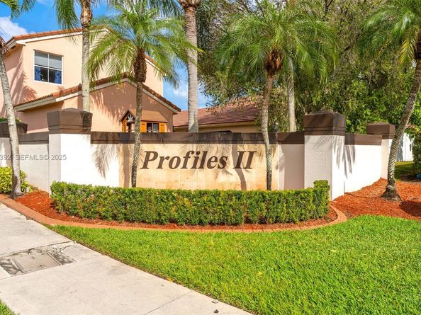 2110 NW 190th Ave, Pembroke Pines FL 33029