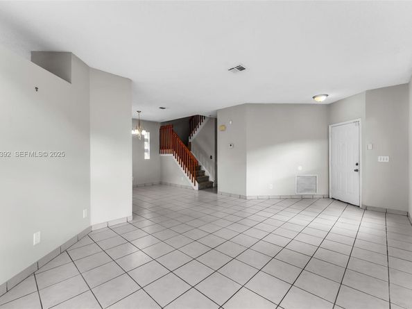 2110 NW 190th Ave, Pembroke Pines FL 33029