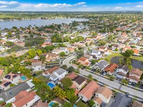 2110 NW 190th Ave, Pembroke Pines FL 33029