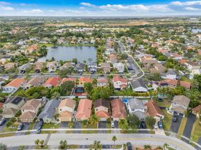 2110 NW 190th Ave, Pembroke Pines FL 33029