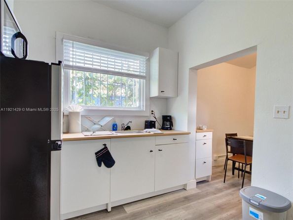 1845 NW 55th St, Miami FL 33142