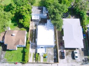 1845 NW 55th St, Miami FL 33142