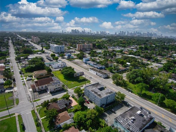 1845 NW 55th St, Miami FL 33142