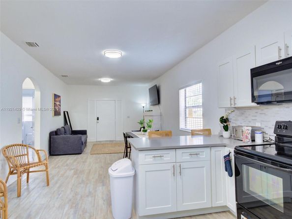 1845 NW 55th St, Miami FL 33142