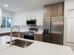 1221 NW 75th St, Miami FL 33147