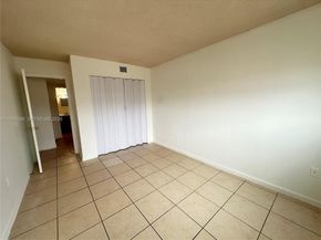 3600 NW 21st St 309, Lauderdale Lakes FL 33311