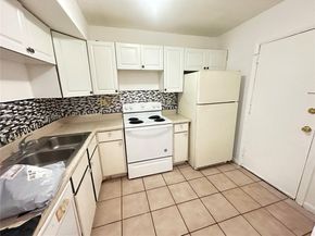 3600 NW 21st St 309, Lauderdale Lakes FL 33311