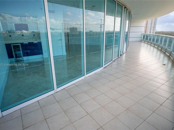 2127 Brickell Ave 1406, Miami FL 33129