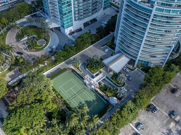2127 Brickell Ave 1406, Miami FL 33129