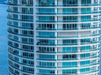 2127 Brickell Ave