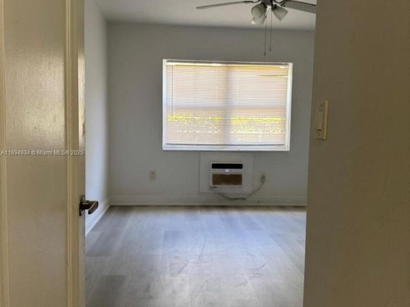 605 77th St, Miami Beach FL 33141