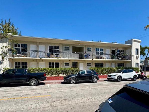 605 77th St, Miami Beach FL 33141