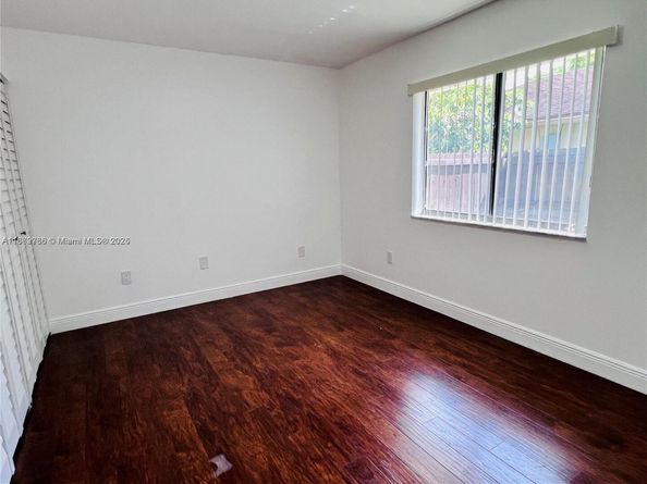 620 SW 98th Ter, Pembroke Pines FL 33025