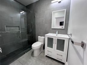 620 SW 98th Ter, Pembroke Pines FL 33025