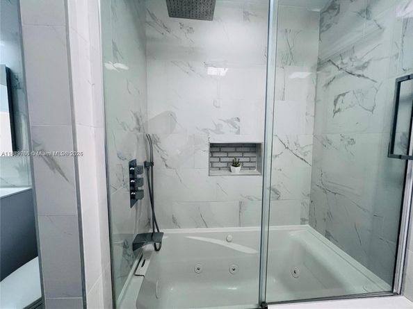 620 SW 98th Ter, Pembroke Pines FL 33025