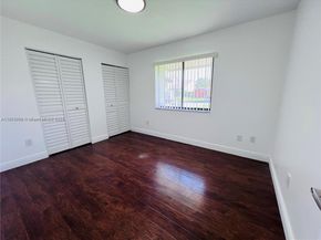 620 SW 98th Ter, Pembroke Pines FL 33025