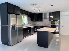 620 SW 98th Ter, Pembroke Pines FL 33025