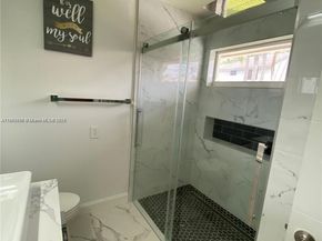 620 SW 98th Ter, Pembroke Pines FL 33025