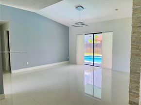 620 SW 98th Ter, Pembroke Pines FL 33025