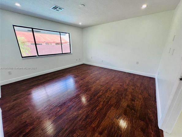 620 SW 98th Ter, Pembroke Pines FL 33025