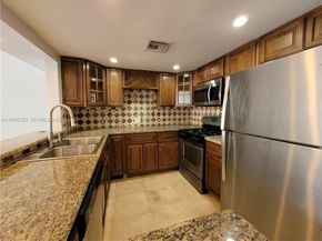 2175 NE 170th St 108, North Miami Beach FL 33162