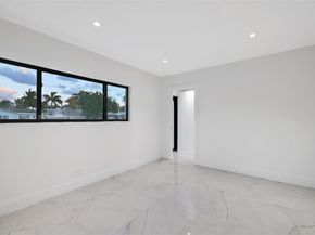 340 SE 13th Ave, Pompano Beach FL 33060