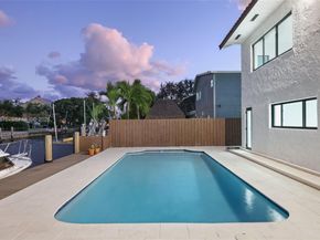 340 SE 13th Ave, Pompano Beach FL 33060