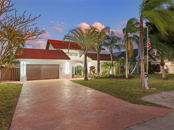 340 SE 13th Ave, Pompano Beach FL 33060