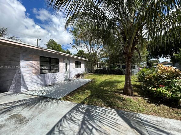 6121 Madison St, Hollywood FL 33023