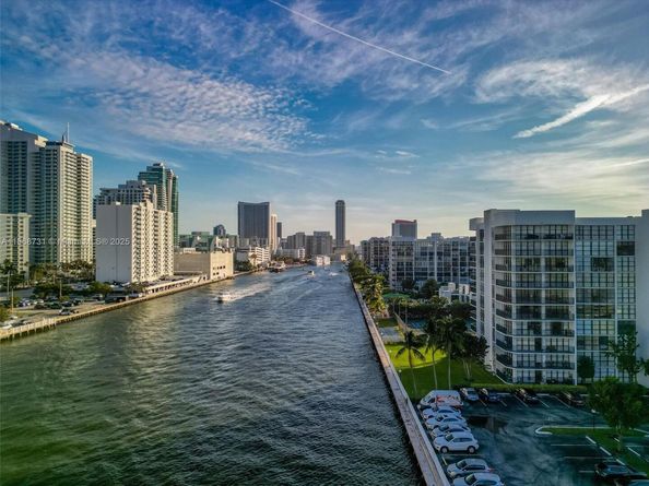 1000 Parkview Dr 1025, Hallandale Beach FL 33009