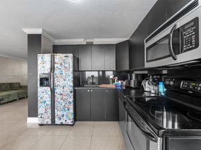 1000 Parkview Dr 1025, Hallandale Beach FL 33009