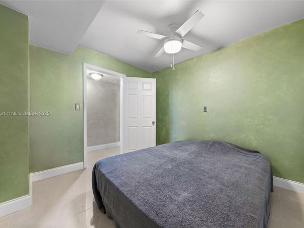 1000 Parkview Dr 1025, Hallandale Beach FL 33009