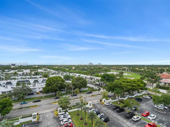 1000 Parkview Dr 1025, Hallandale Beach FL 33009