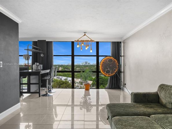 1000 Parkview Dr 1025, Hallandale Beach FL 33009