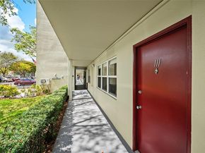 13255 SW 7th Ct 111D, Pembroke Pines FL 33027